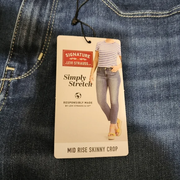 New- Levi's Signature Jeans Women's 10 30x25 Crop Mid Rise Skinny Blue - Picture 9 of 11